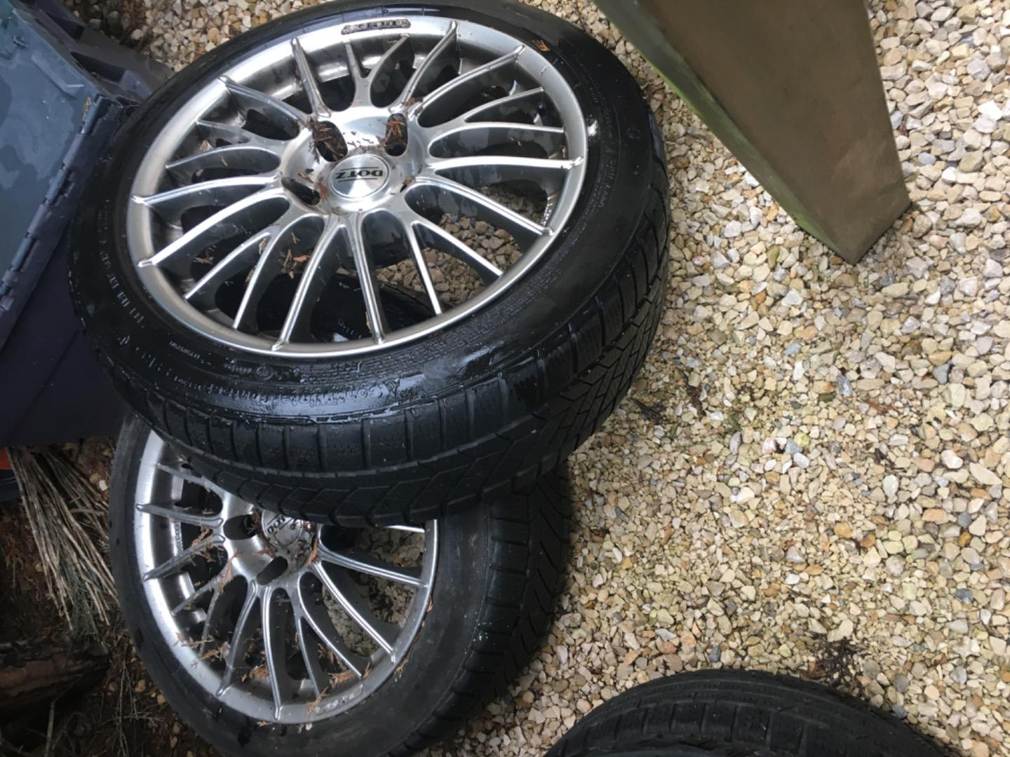 nieuwe winterbanden 2 stuks met gratis velgen