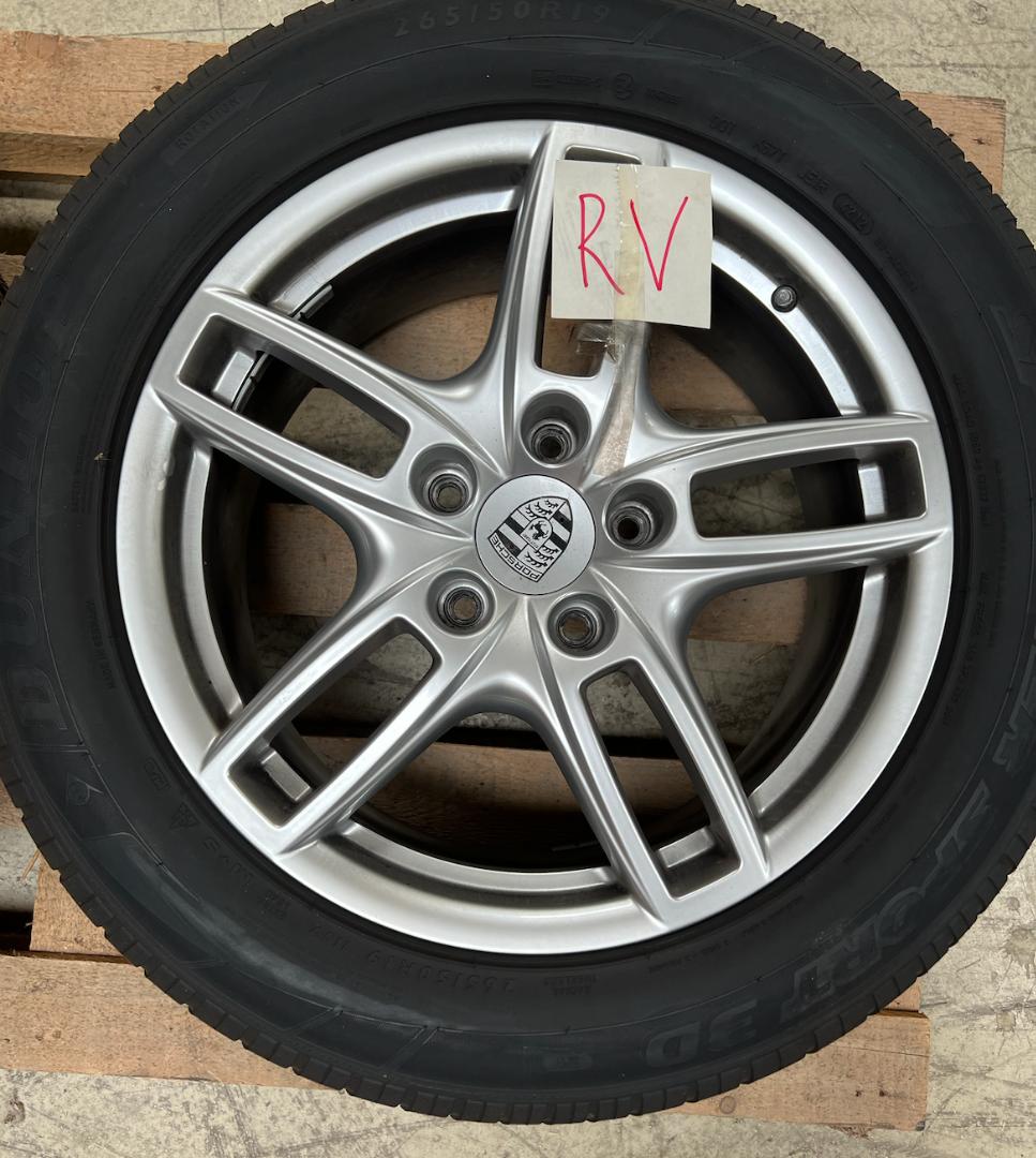 Porsche cayenne 2011-  winterset
