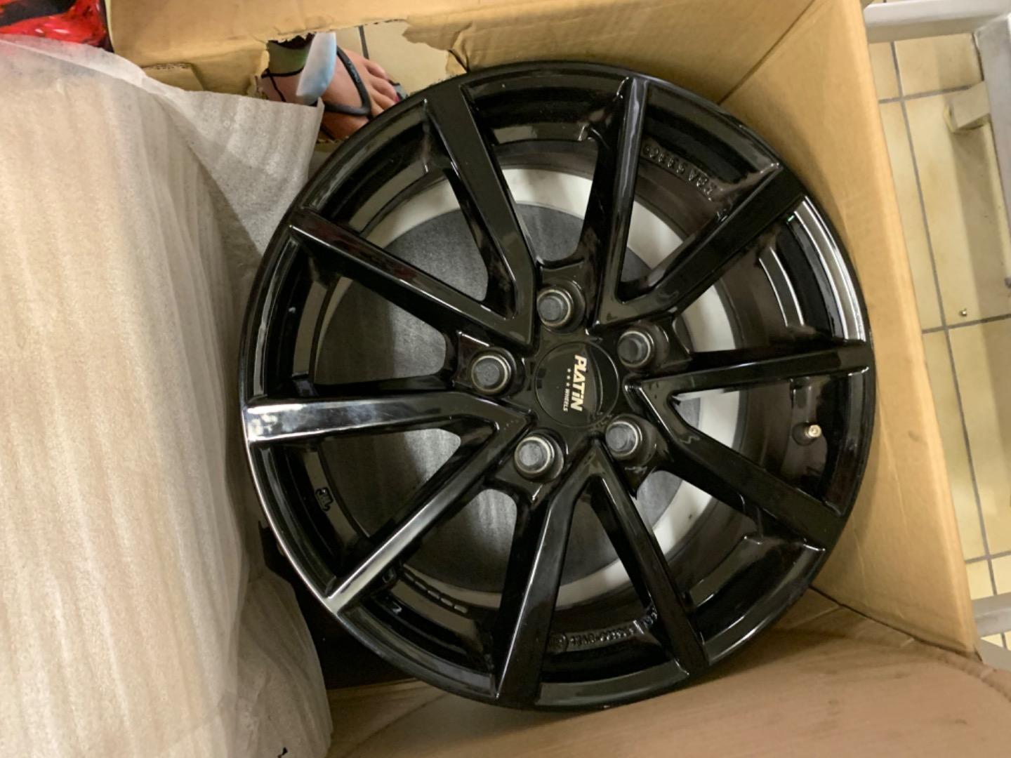 Zwarte nieuwe velgen  4 stuks 