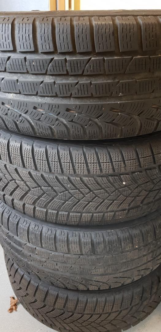 Originele Audi velgen met 4 winterbanden 