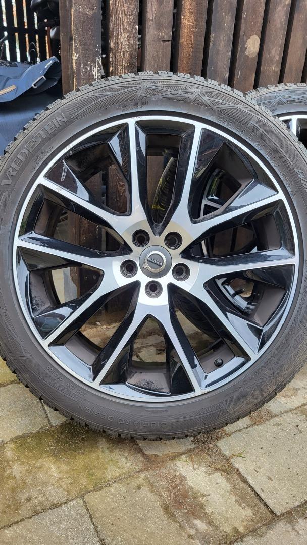 volvo aluminium velgenset Matt Black Diamond Cut 