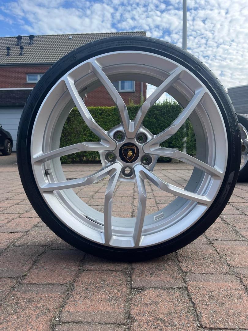 Lamborghini Velgen 20inch 305/30 en 245/30