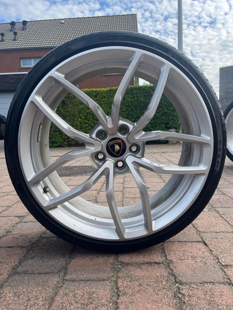 Lamborghini Velgen 20inch 305/30 en 245/30