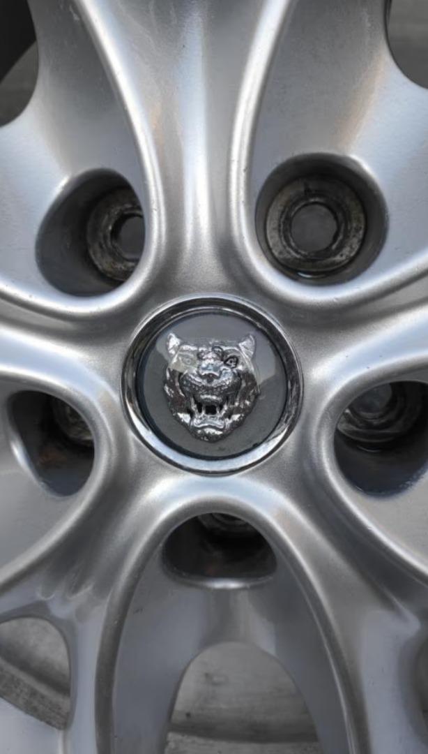 Velgen Jaguar 235/50 ZR 17.