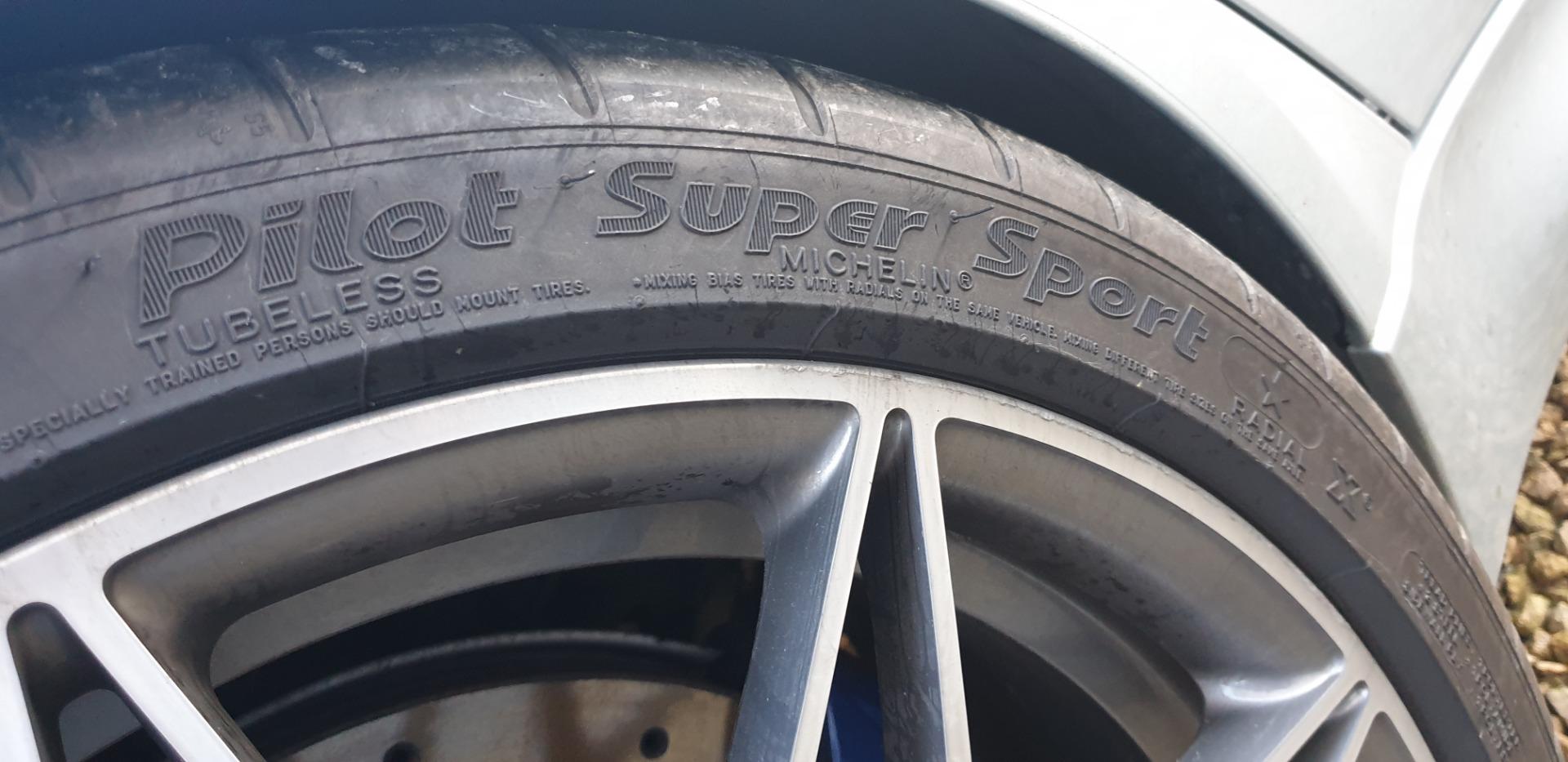 2 Michelin Pilot Super Sport 295/30ZR20*