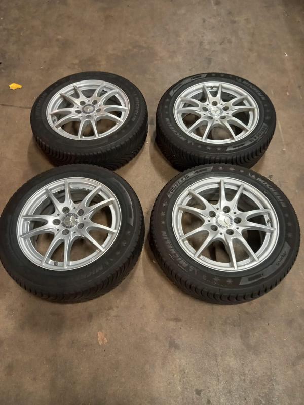 Mercedes A en B klasse velgen met winterbanden 16