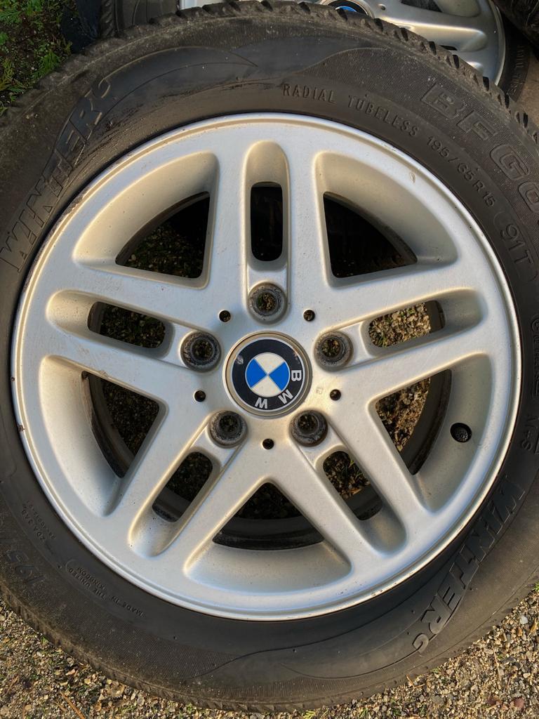 Orginele E46 BWM velgen met winderbanden 195/65/15