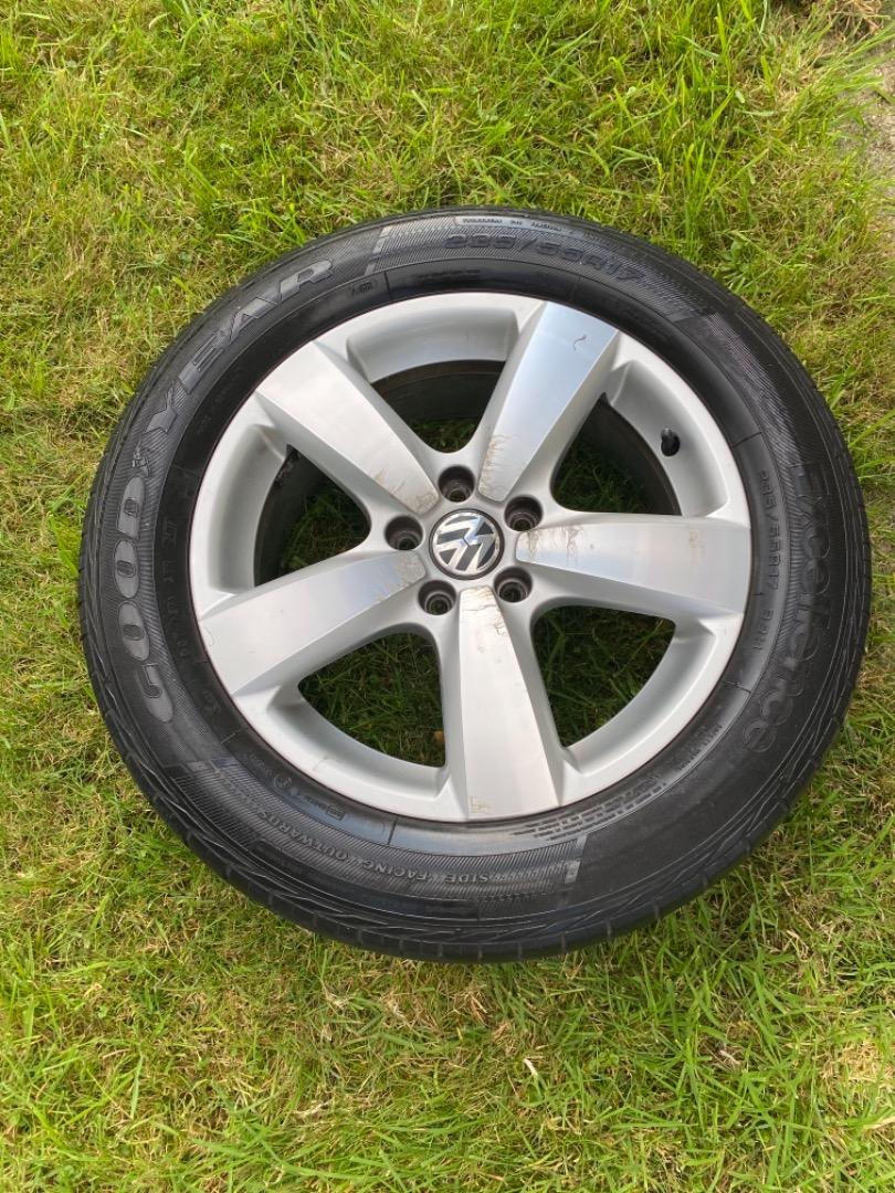 4 velgen met band Tiguan 235/55R17 99H