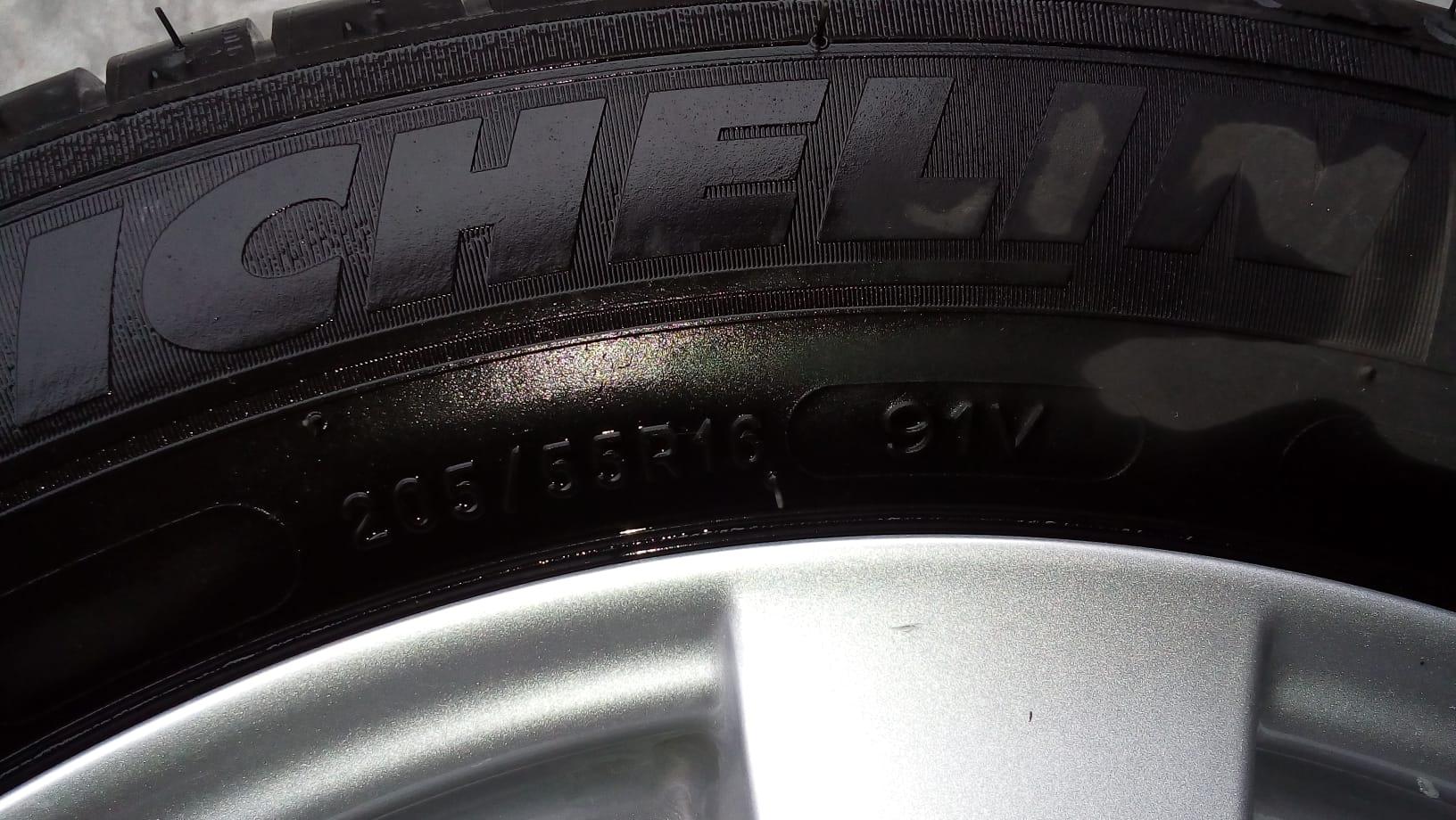 NIEUWE DACIA MICHELIN zomerbanden op ALU VELGEN