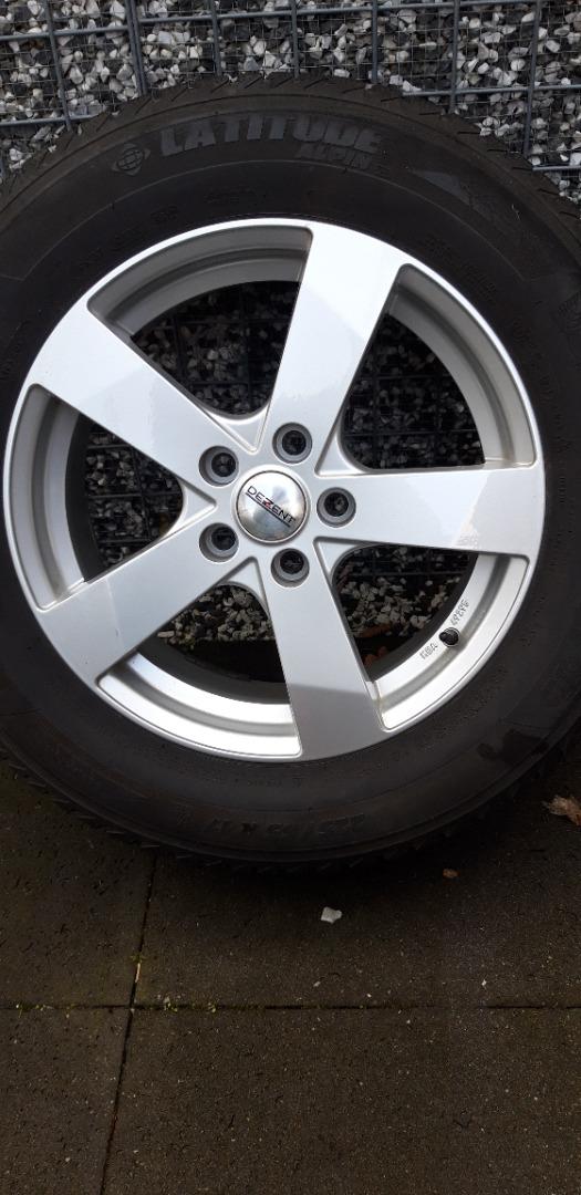 Dezent velgen, in erg mooie staat. Mèt Michelin