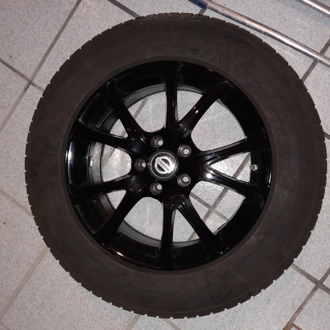 Zwarte 17 inch ALU velgen met winterbanden