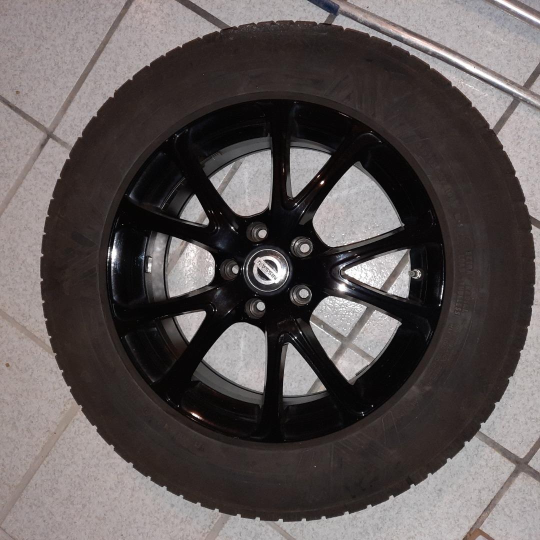 Zwarte 17 inch ALU velgen met winterbanden 