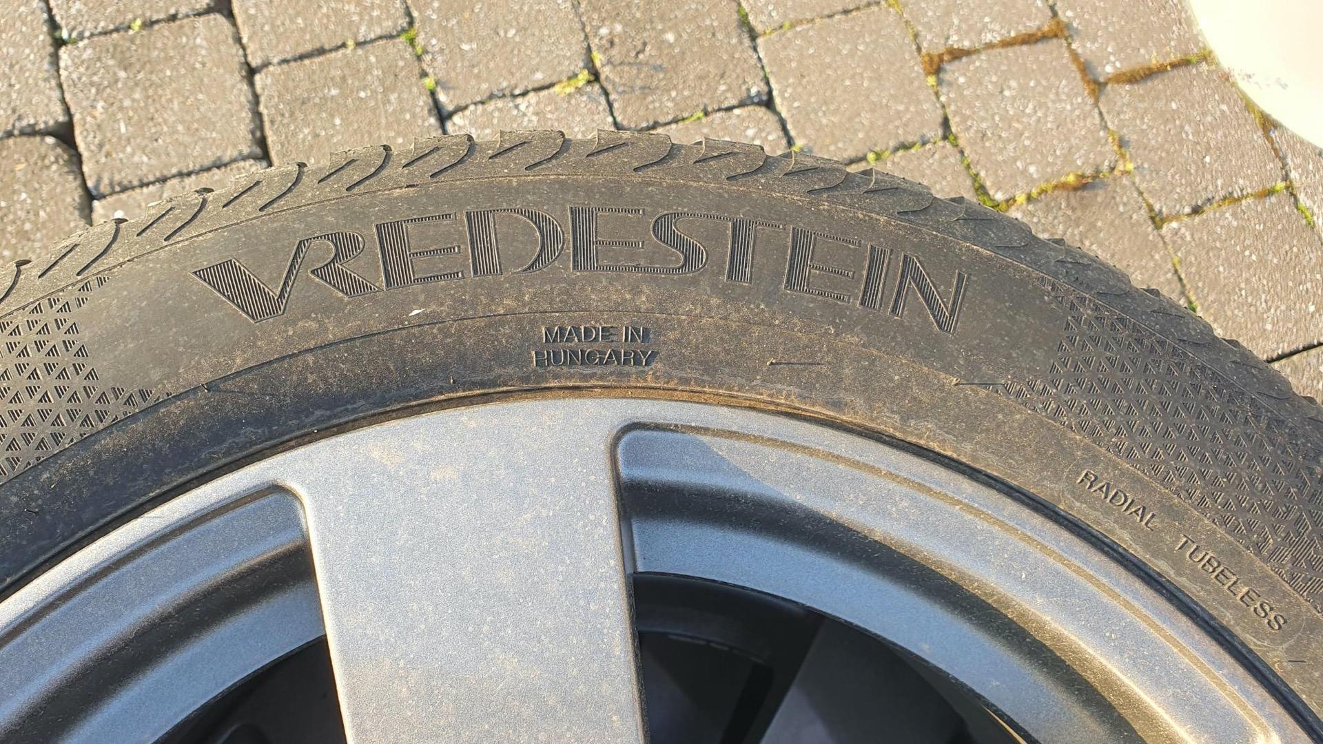 Dezent velgen met winterbanden Vredestein 