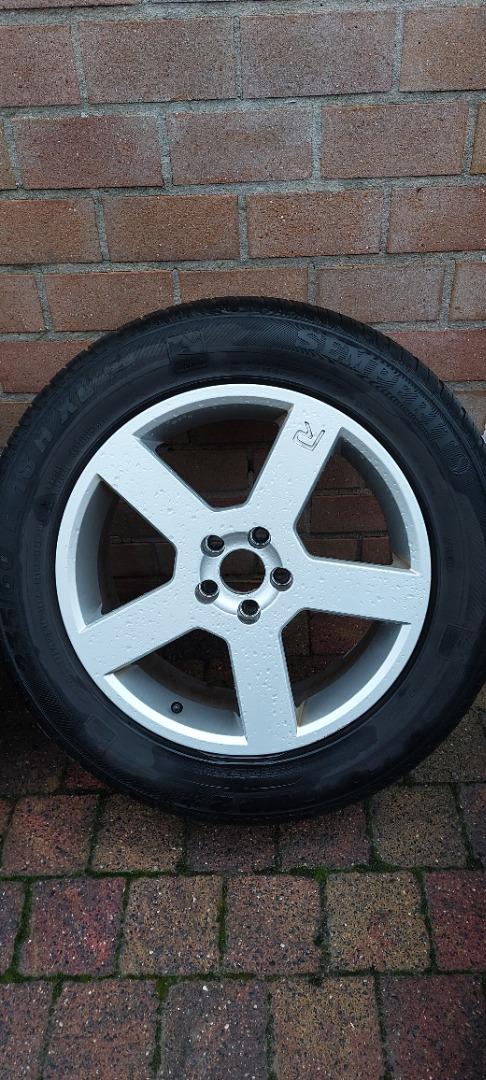 235/60 R18