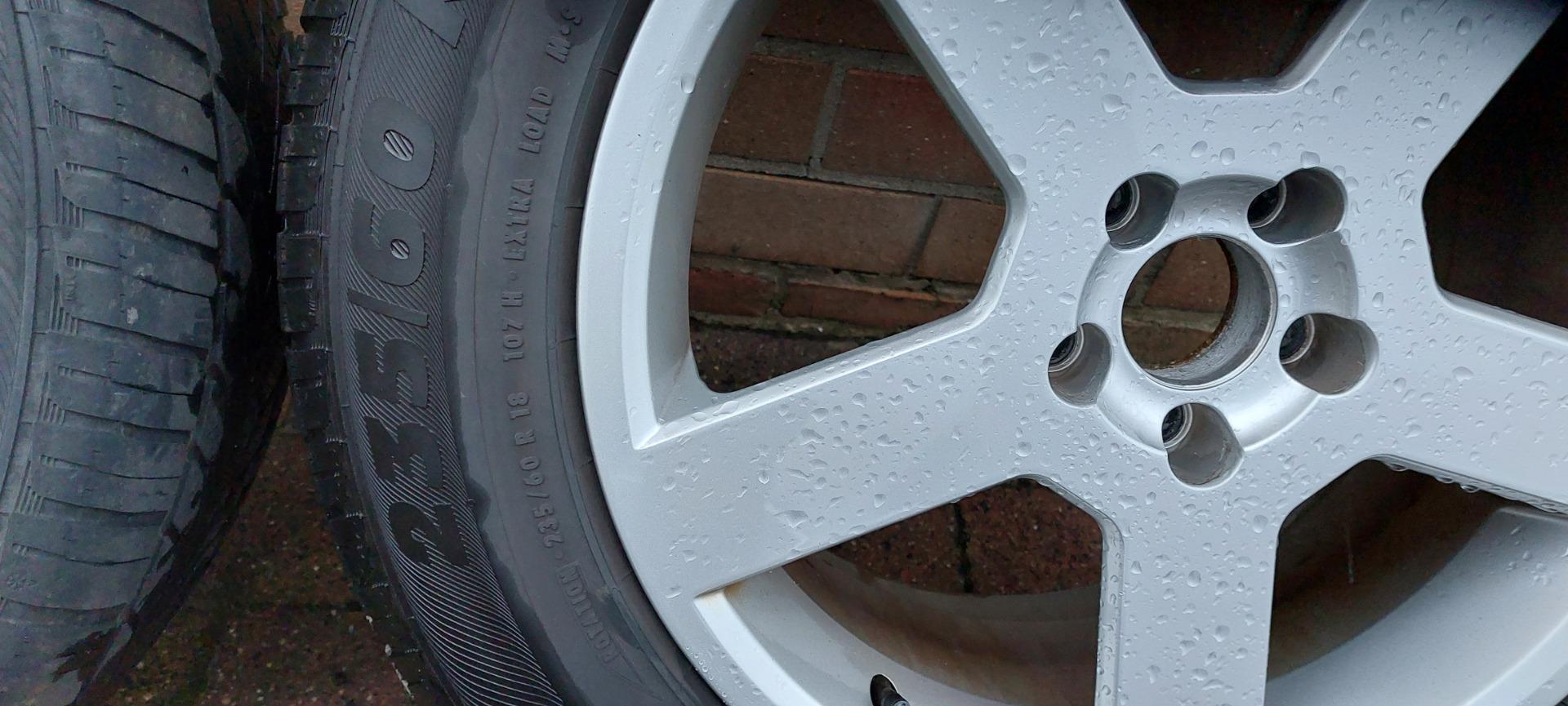235/60 R18