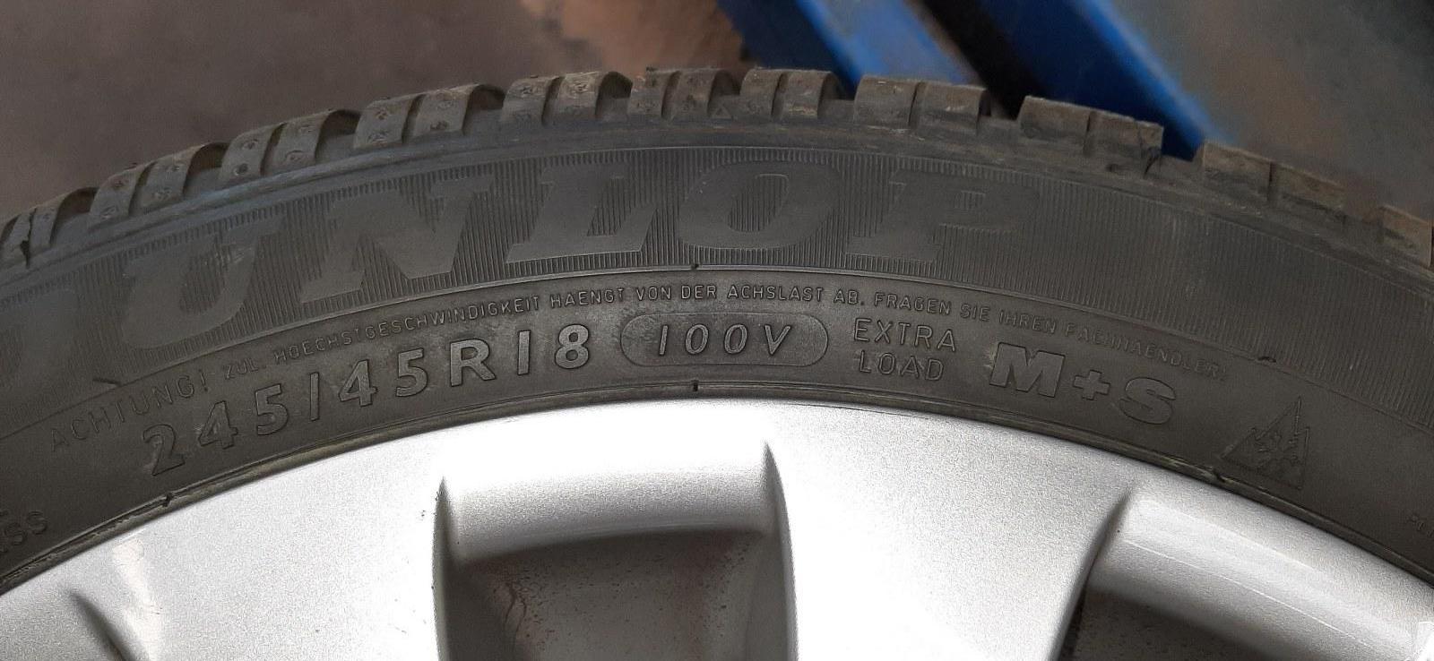 Set BMW velgen met banden Dunlop 245/45R18